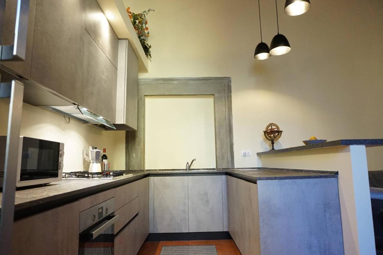 L'Antica Dimora Di Bill Apartment Лука Екстериор снимка