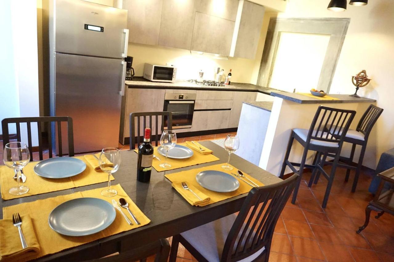 L'Antica Dimora Di Bill Apartment Лука Екстериор снимка