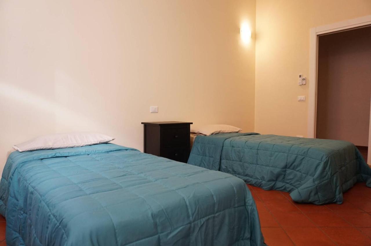 L'Antica Dimora Di Bill Apartment Лука Екстериор снимка