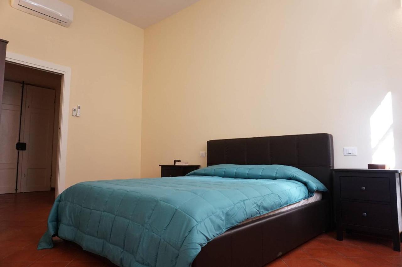 L'Antica Dimora Di Bill Apartment Лука Екстериор снимка