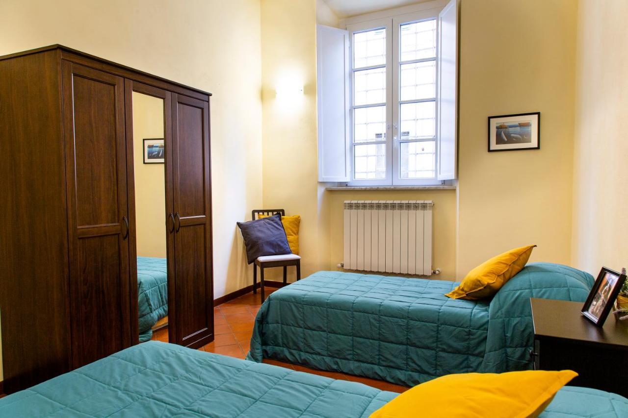 L'Antica Dimora Di Bill Apartment Лука Екстериор снимка