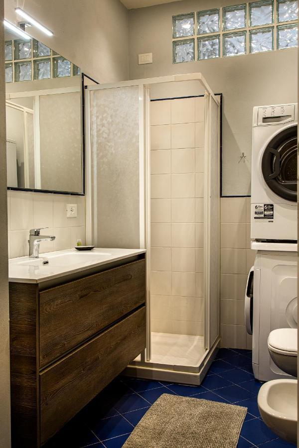 L'Antica Dimora Di Bill Apartment Лука Екстериор снимка