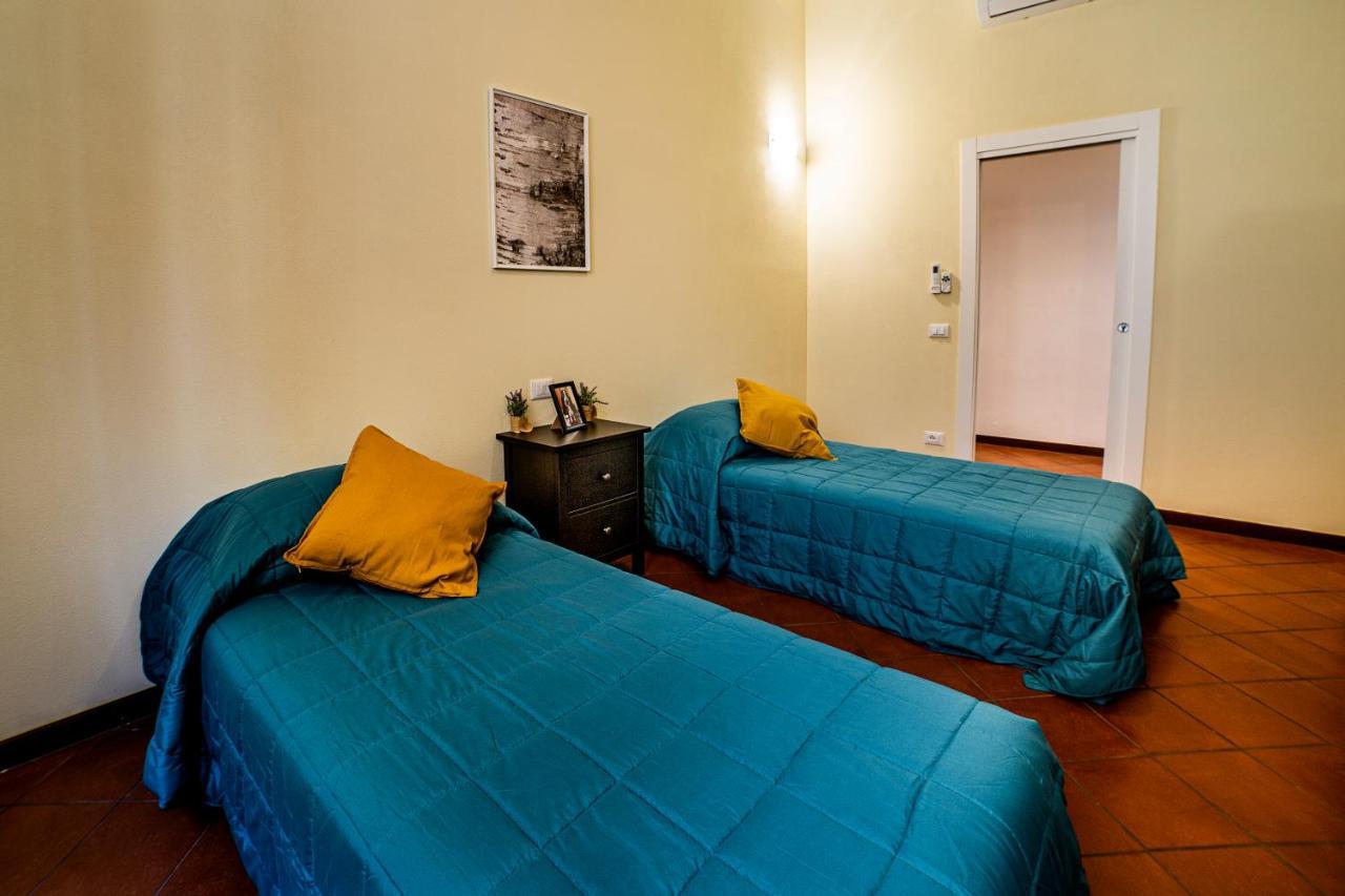 L'Antica Dimora Di Bill Apartment Лука Екстериор снимка